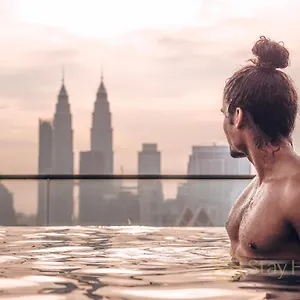 Regalia The Sky Pool Appartement